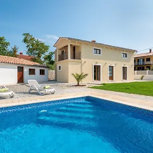 Tranquil In Labin With Private Swimming Pool Ferienhaus